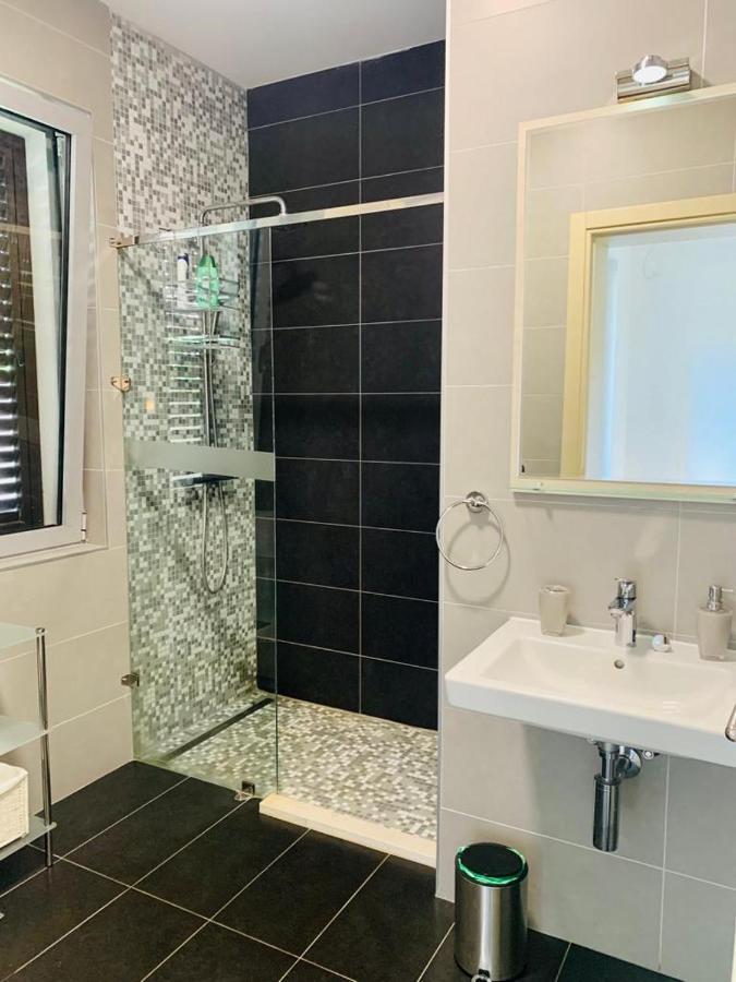 Lavender Bay Apartment F8 Donji Morinj Zewnętrze zdjęcie